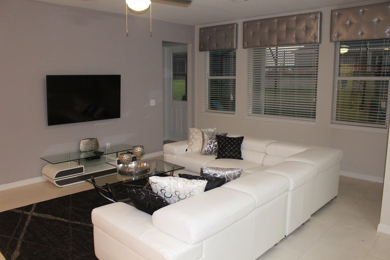 2119 Sectional With Extra Chair - White Set - p14171