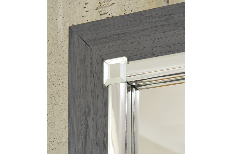 Lodanna Gray Dresser and Mirror -  Ashley - Luna Furniture