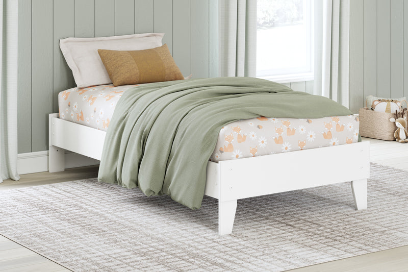 Hallityn White Youth Platform Bedroom Set from Ashley - Luna Furniture