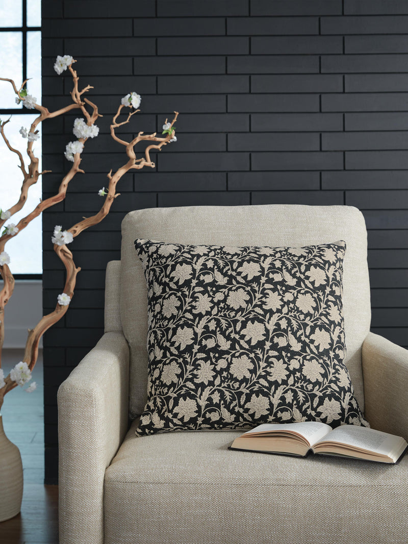 Alanderson Black/Ivory Pillow - A1001100P