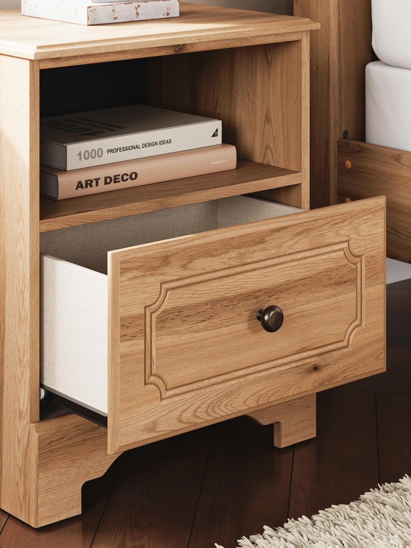 Aleaport Full Panel Bed with Chest and Nightstand in Warm Brown - PKG022637