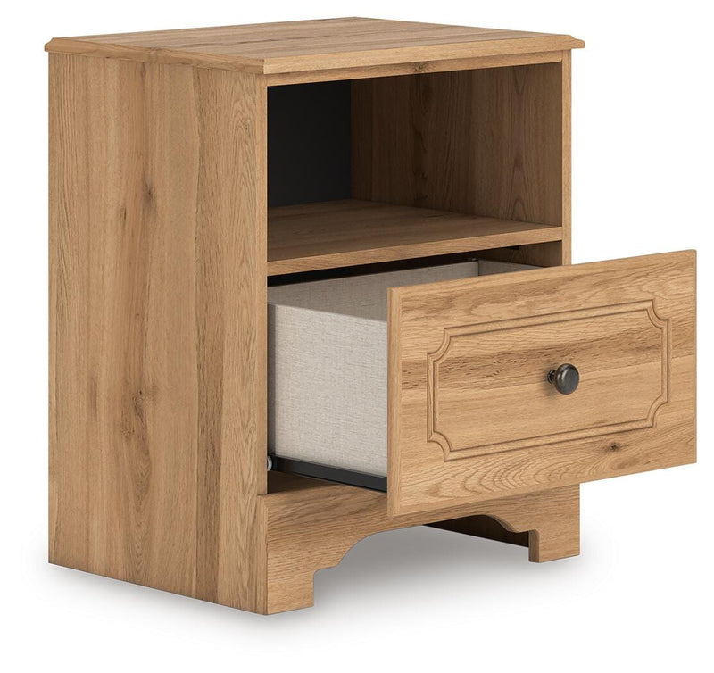 Aleaport King Panel Bed with Chest and Nightstand in Warm Brown - PKG022653