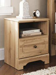 Aleaport Queen Panel Bed with Chest and Nightstand in Warm Brown - PKG022645