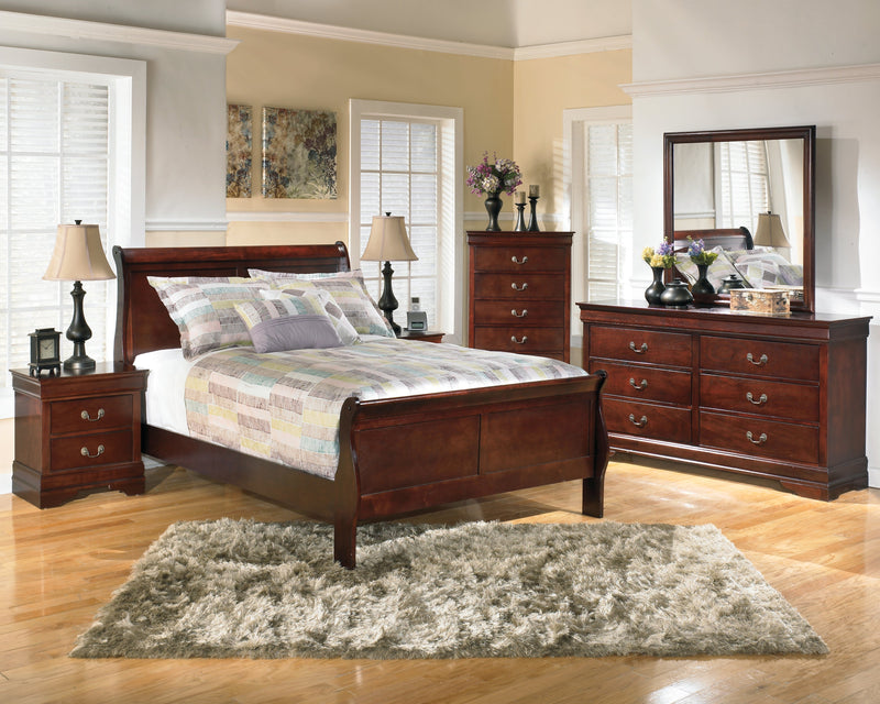 Alisdair Full Sleigh Bed with Dresser in Reddish Brown - PKG004942