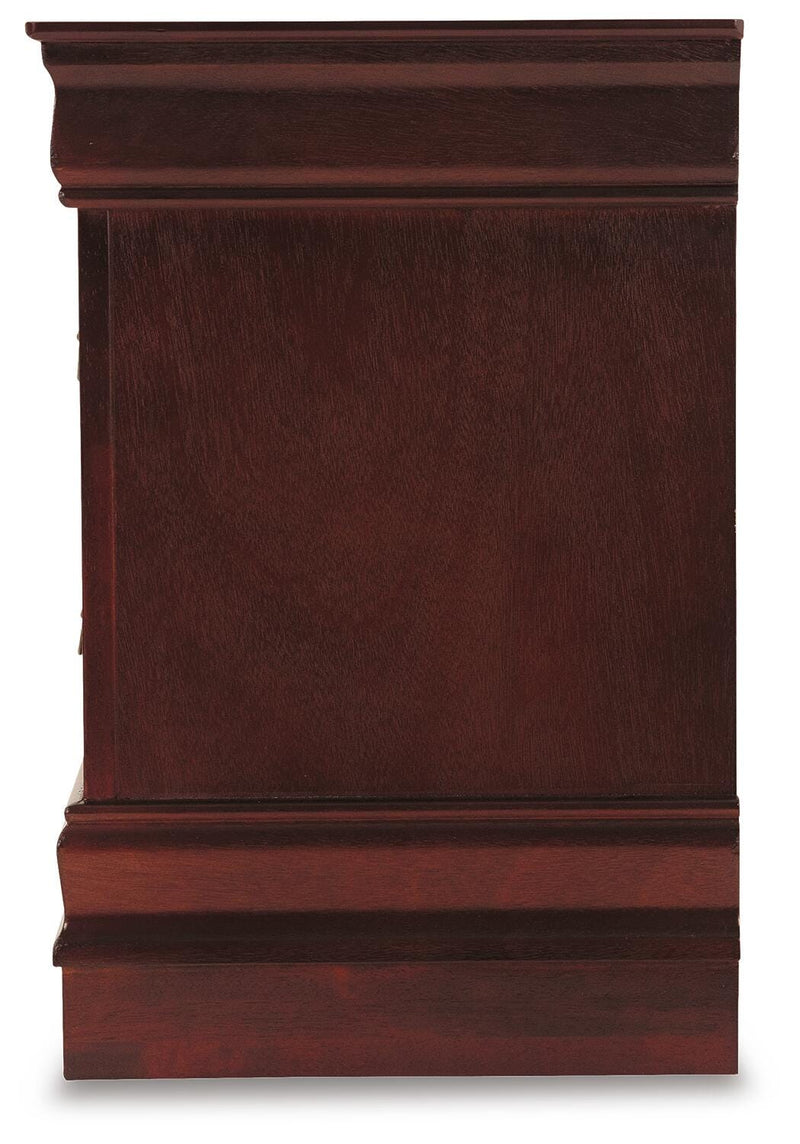 Alisdair Reddish Brown Queen Sleigh Bed, Chest and 2 Nightstands - B376B25