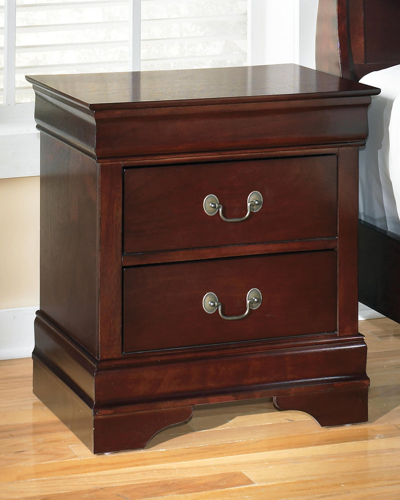 Alisdair Reddish Brown Queen Sleigh Bed, Chest and 2 Nightstands - B376B25