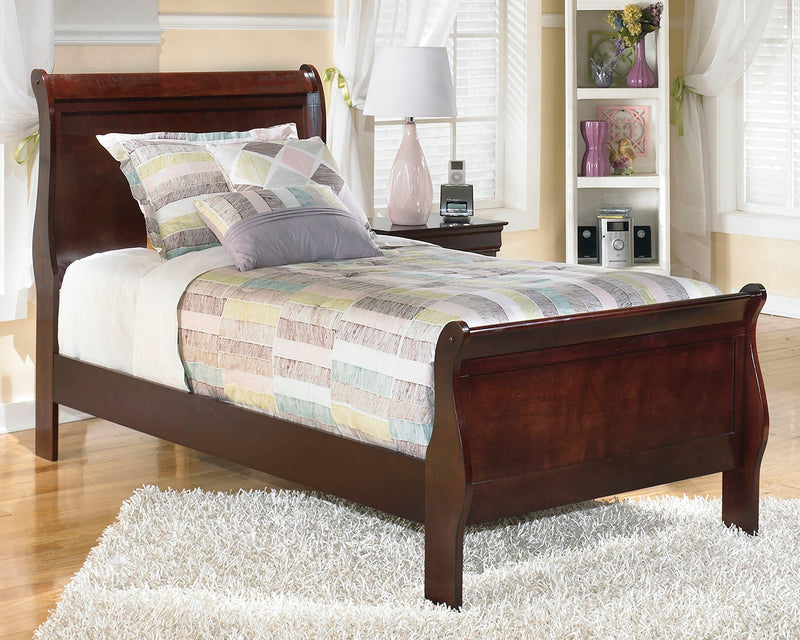 Alisdair Twin Sleigh Bed with 2 Nightstands in Reddish Brown - PKG000508