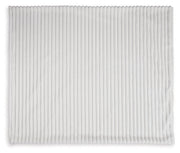 Alsonwell White Throw - A1001080T