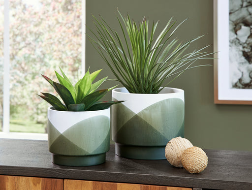 Ardenridge Planter (Set of 2) - Gate FurniturePlanter