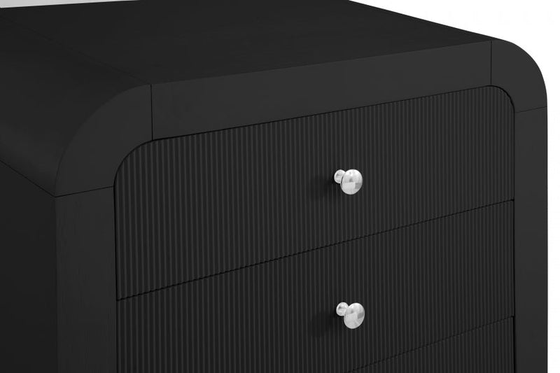Artisto Ash Veneer Chest in Black - 888Black-CH