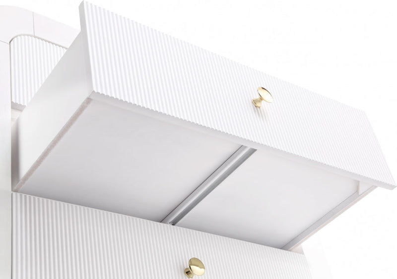 Artisto Ash Veneer Chest in White - 888White-CH