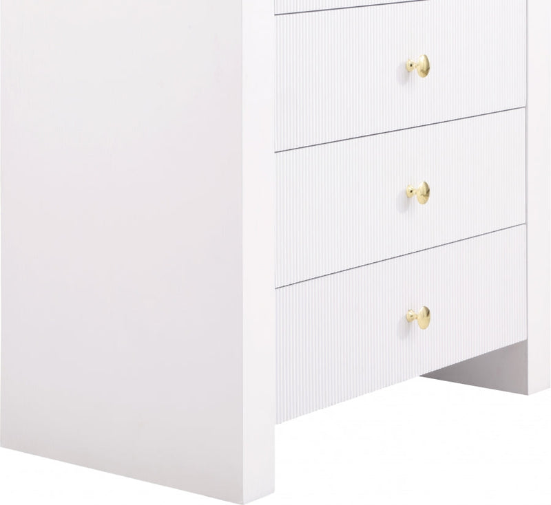 Artisto Ash Veneer Chest in White - 888White-CH