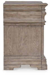 Blairhurst California King Panel Bed and 2 Nightstands in Light Grayish Brown - PKG017008