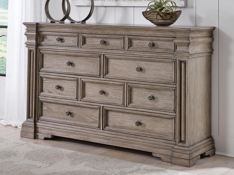 Blairhurst King Panel Bed, Dresser and 2 Nightstands in Light Grayish Brown - PKG016998