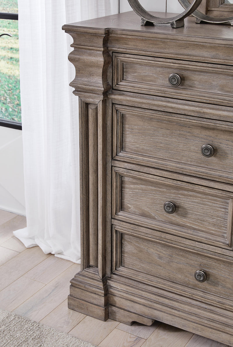 Blairhurst King Panel Bed, Dresser and 2 Nightstands in Light Grayish Brown - PKG016998