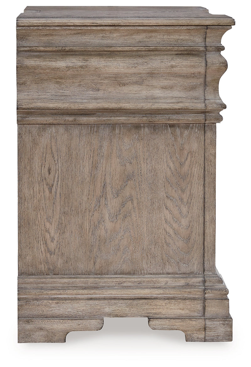 Blairhurst Queen Panel Bed with Dresser and Nightstand in Light Grayish Brown - PKG019225