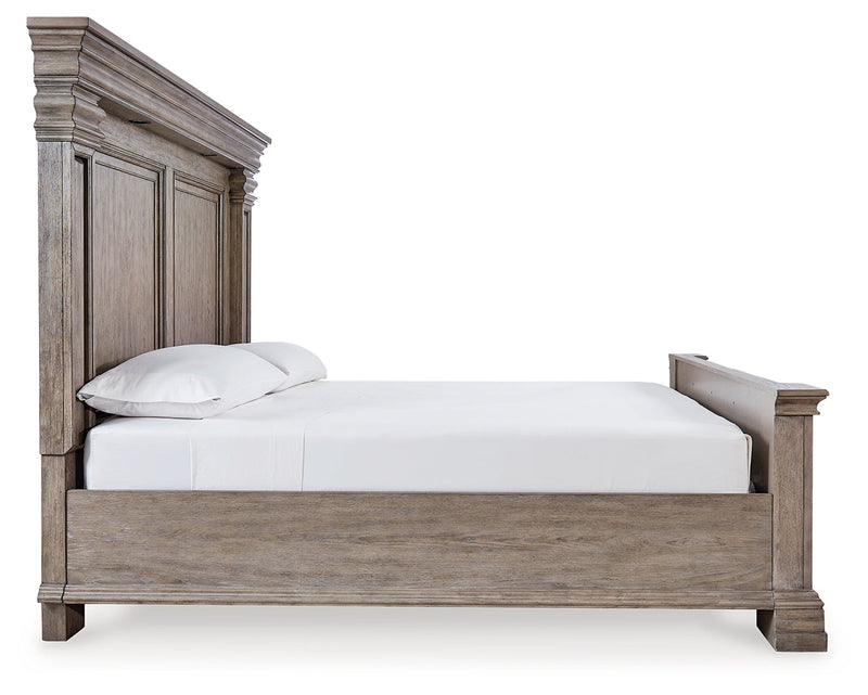 Blairhurst Queen Panel Bed with Dresser in Light Grayish Brown - PKG016988