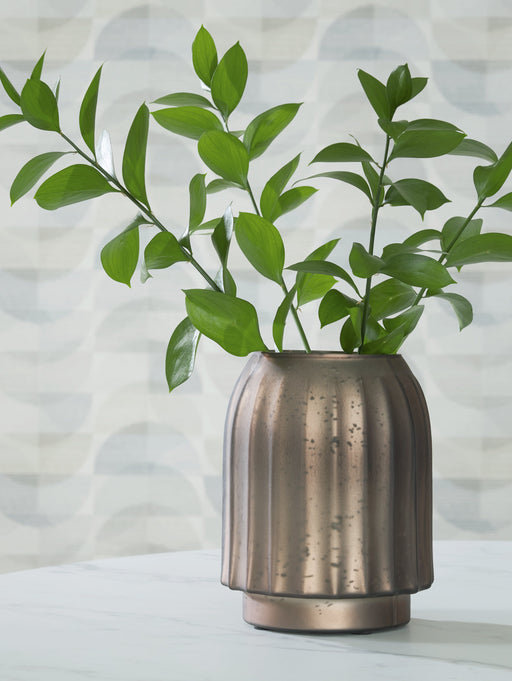 Briarcott Brown Vase - A2000703