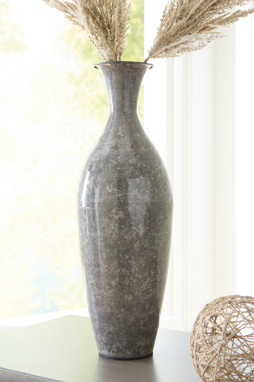 Brockwich Vase - Gate FurnitureVase