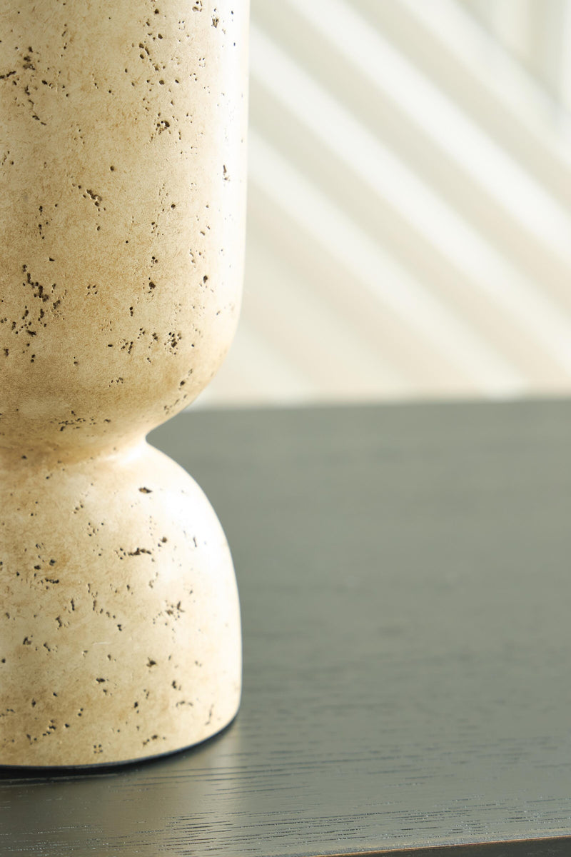 Bryons Beige Vase - A2000916
