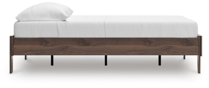 Calverson Full Platform Bed and Dresser in Mocha - PKG017834