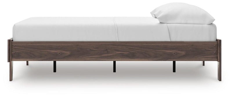 Calverson Full Platform Bed, Dresser, Chest and 2 Nightstands in Mocha - PKG017837