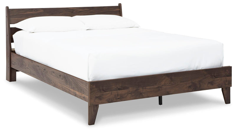 Calverson Queen Panel Platform Bed and 2 Nightstands in Mocha - PKG017867