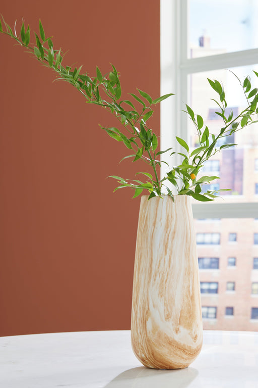 Cammen Tan/White Vase - A2000647