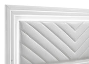 Cassia 4-piece Eastern King LED Bedroom Set White High Gloss - 215791KE-S4