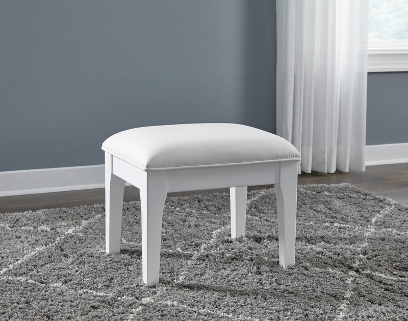Chalanna Vanity, Mirror and Stool - B822B6