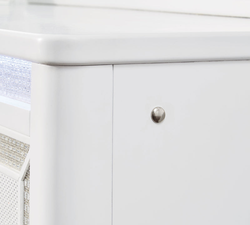 Chalanna White Dresser - B822-31