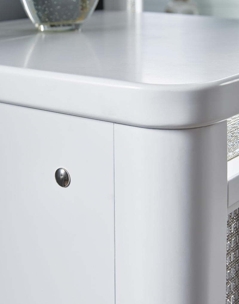 Chalanna White Vanity with Mirror - B822B7
