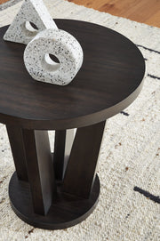 Chasinfield End Table - Gate FurnitureEnd Table