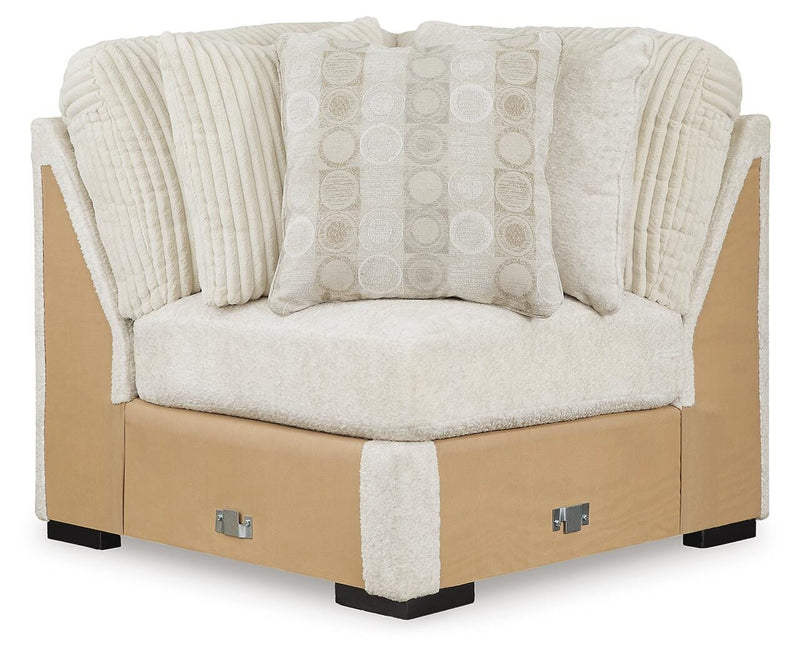 Chessington 3-Piece Sectional and Ottoman - 61904U3