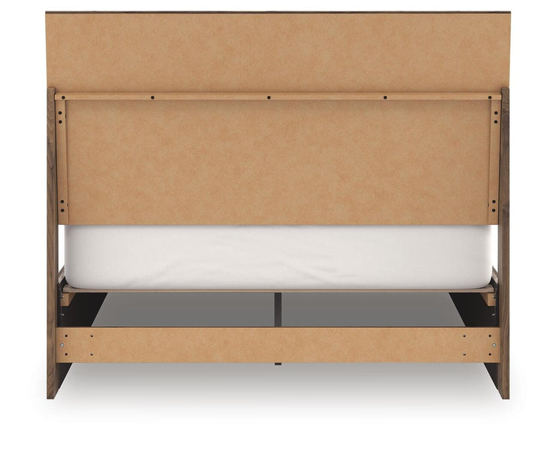Chirason Queen Panel Bed, Dresser and Mirror - PCB3367B39