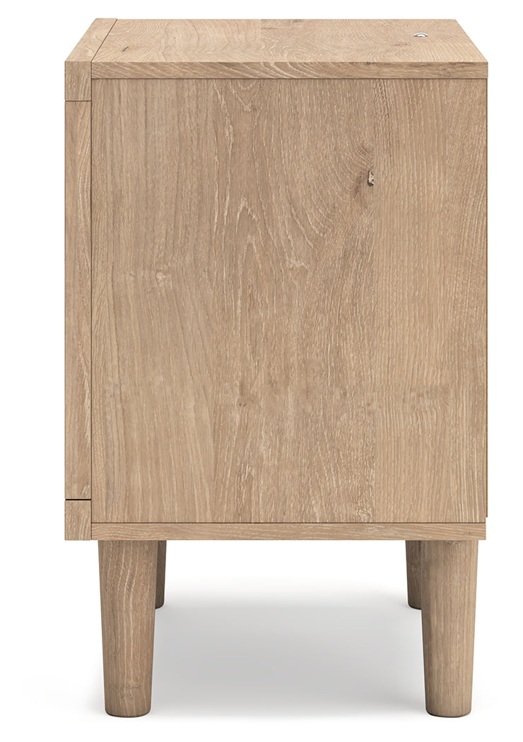 Cielden King Panel Bed with 2 Nightstands in Two-tone - PKG018922