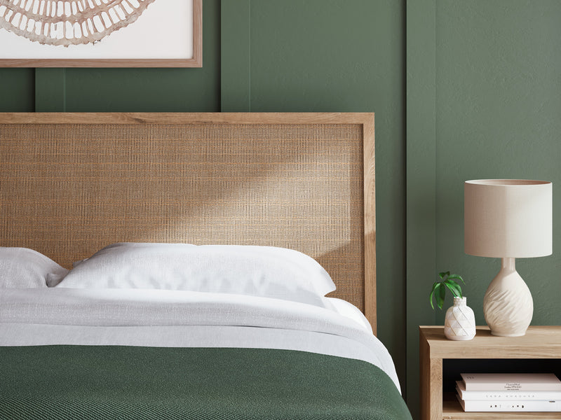 Cielden King Panel Bed with 2 Nightstands in Two-tone - PKG018922