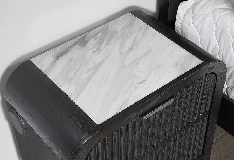 Beckett Wht/Blk Queen Bed And Nightstand With Cooler - BECKETT-WHT/BLK-QB NS W/CLR
