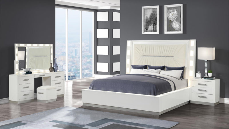 Coco Queen 4 Pc Vanity Bedroom Set in Milky White - Coco Queen 4 Pc Vanity Bedroom Set in Milky White