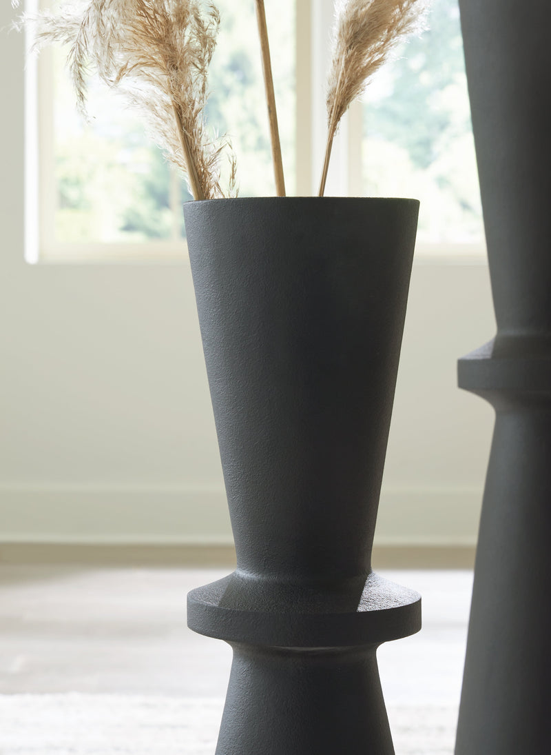 Collisten Black Vase - A2000663
