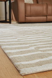 Corrbell Beige/White 5' x 7' Area Rug - R407632