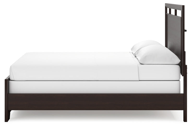 Covetown California King Panel Bed with 2 Nightstands in Dark Brown from Ashley - Luna Furniture