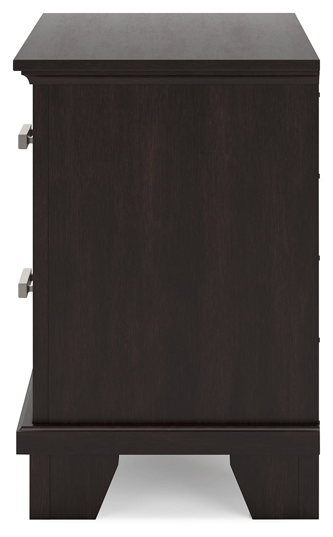 Covetown King Panel Bed with 2 Nightstands in Dark Brown from Ashley - Luna Furniture