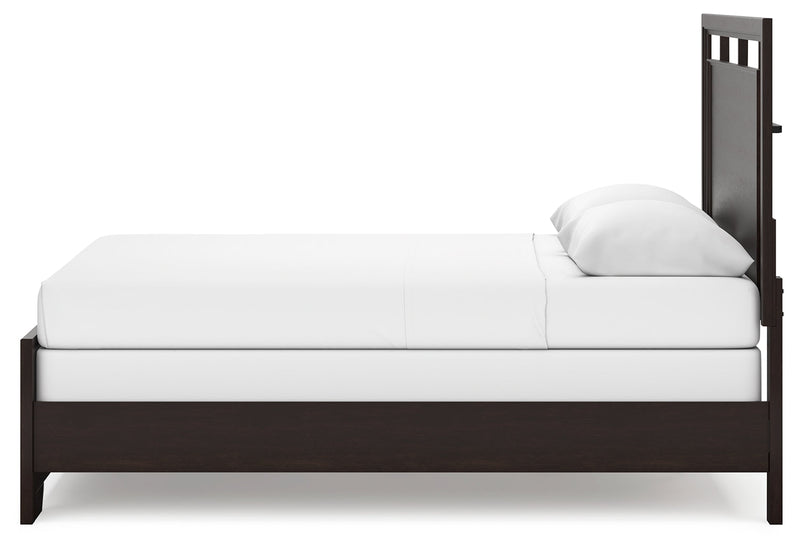 Covetown Queen Panel Bed with 2 Nightstands in Dark Brown from Ashley - Luna Furniture