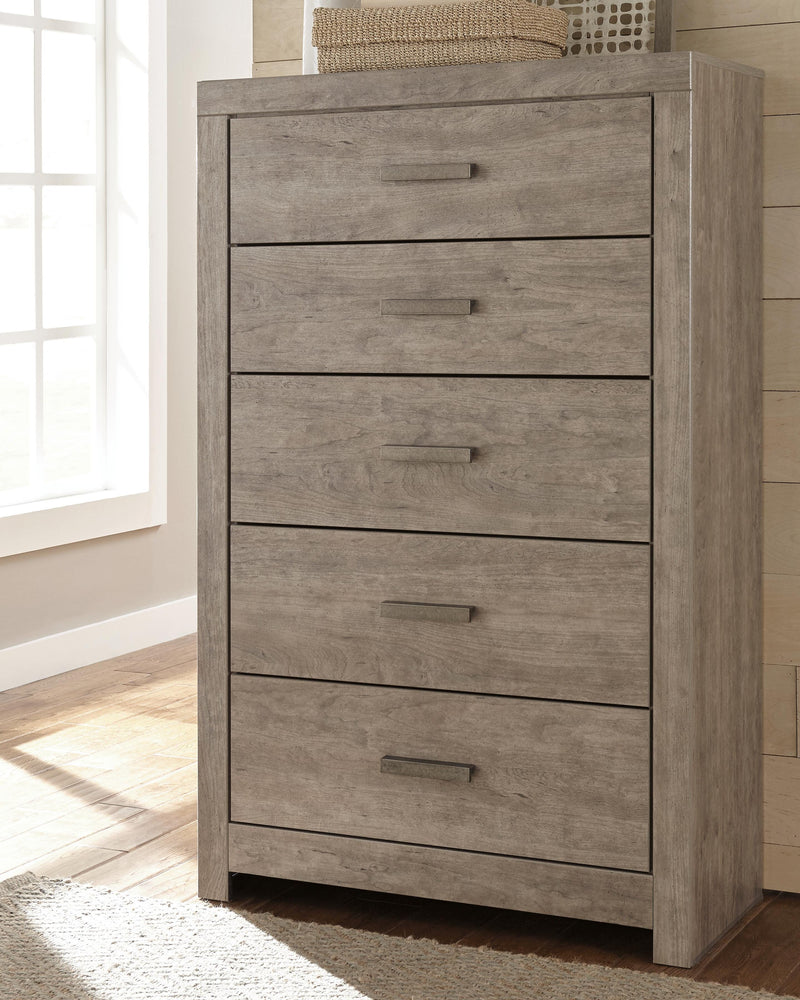 Culverbach Gray Queen Panel Bed with Chest - B070B21