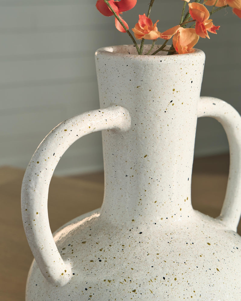 Dallinworth White/Black Vase - A2000832