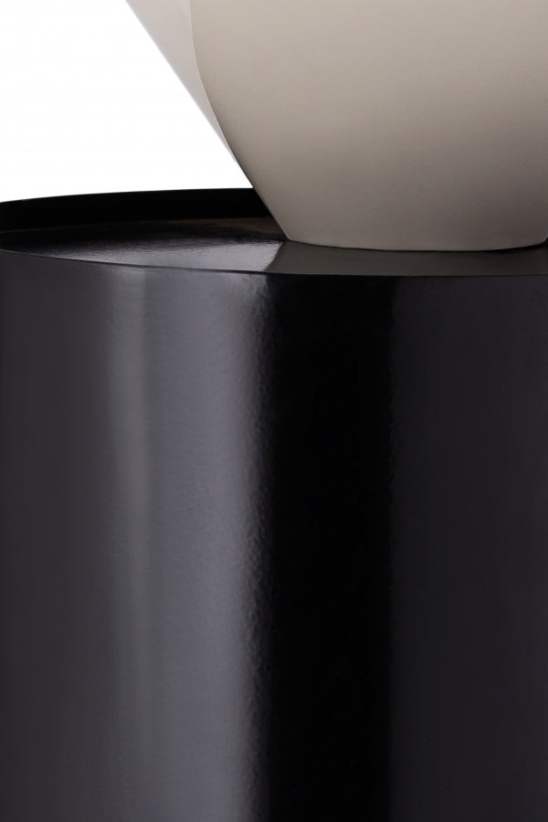 Damon Iron End Table in White - 266-E