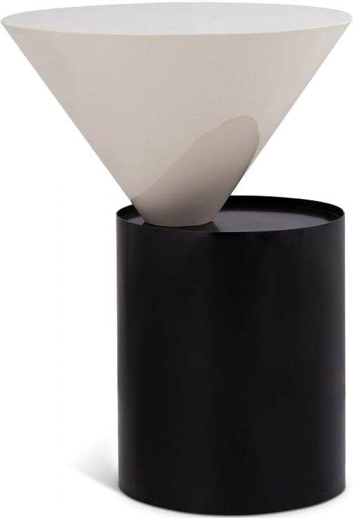 Damon Iron End Table in White - 266-E