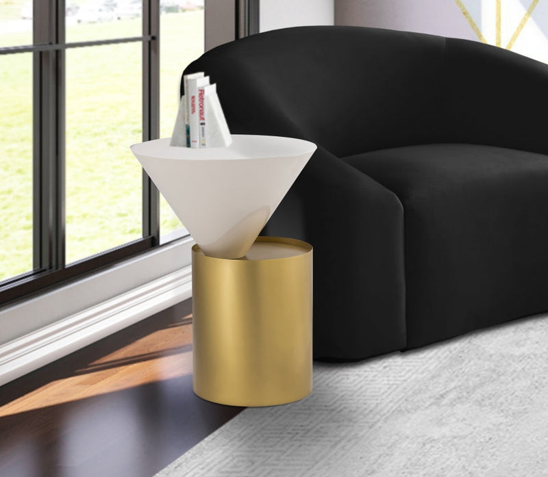 Damon Iron End Table in White - 268-E