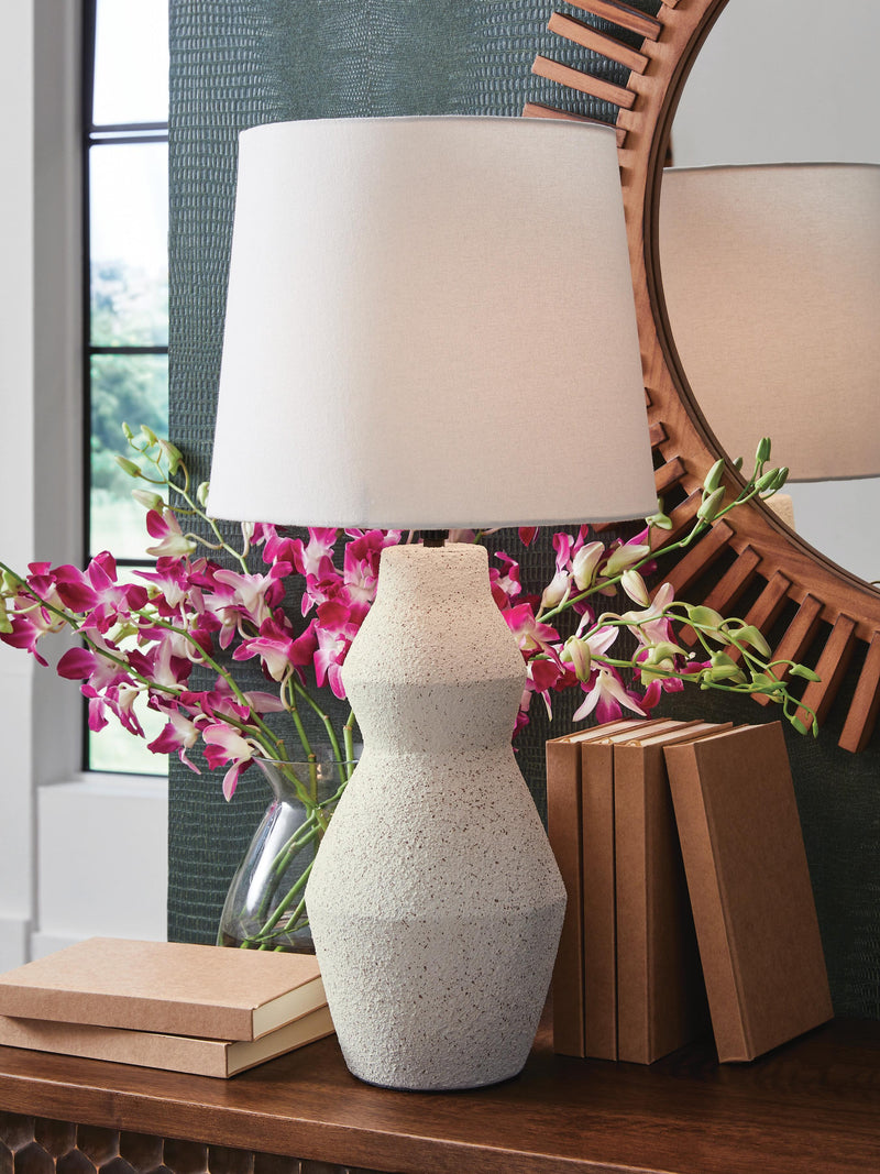 Dawthorne Cream Table Lamp - L236034